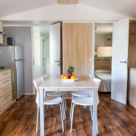 Salinello Village 假日公园 *